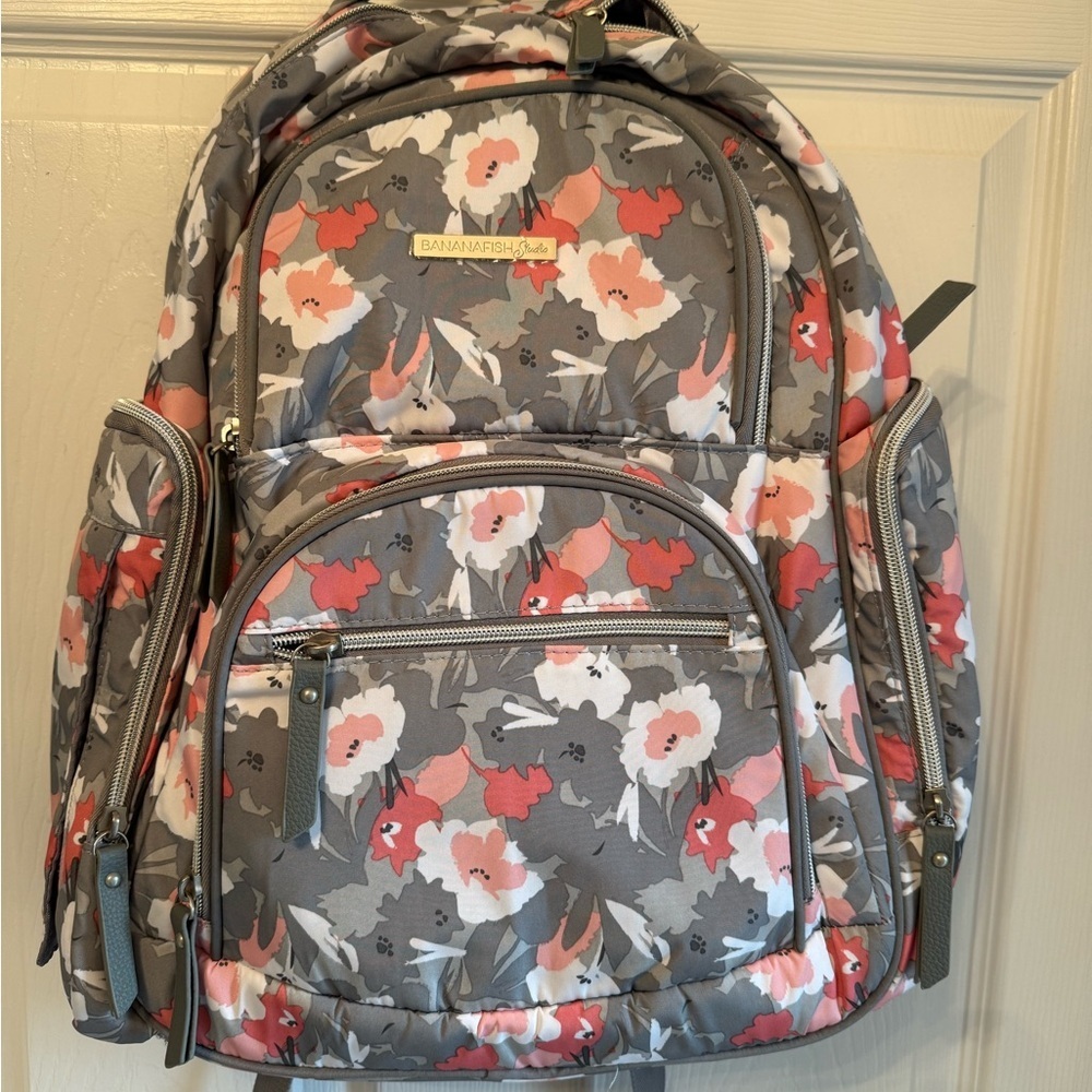 “Bananafish Studio” Diaper Bag
Backpack Cute Girly Floral Wipe
Changing Mat
